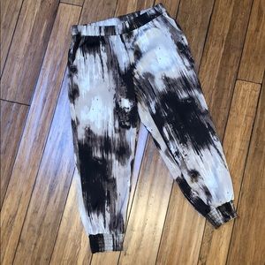 Guess Women’s Dress Capris